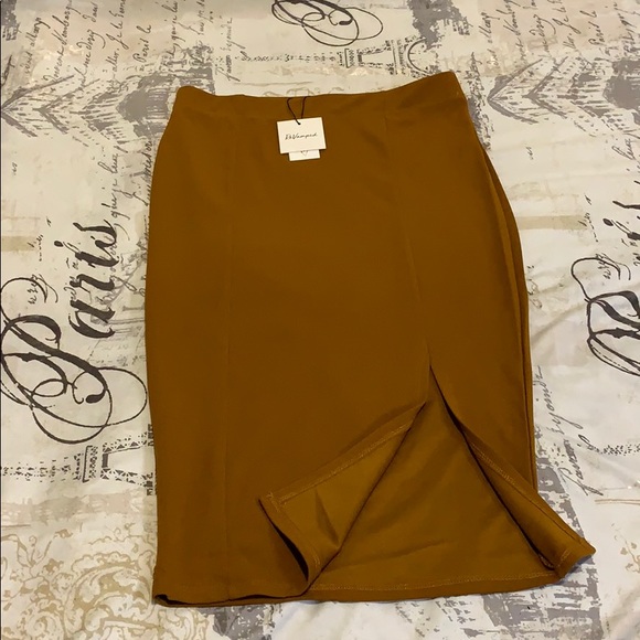 High waisted pencil skirt with slit - Picture 3 of 3